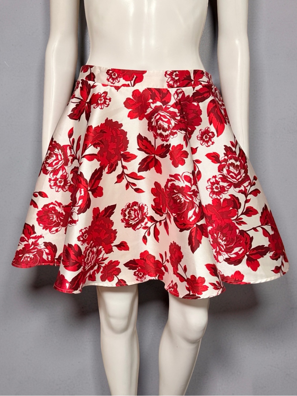 City Vibe Red & Ivory Floral Full Flare Skirt Size 7